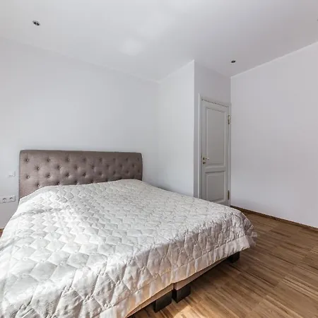 Apartmanhotel Yoga 4*